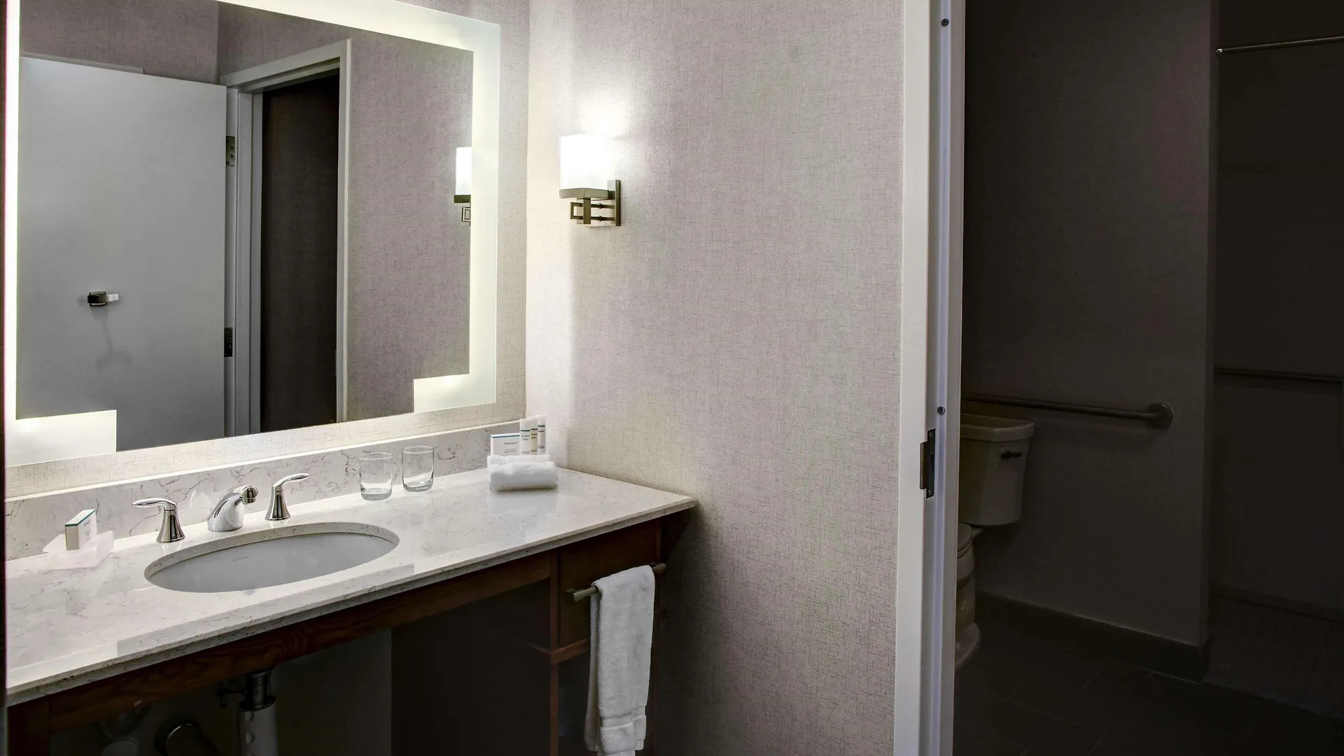 Homewood Suites By Hilton Richmond-Downtown Richmond